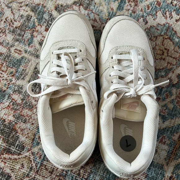 Nike Women’s sneakers - Picture 2 of 2